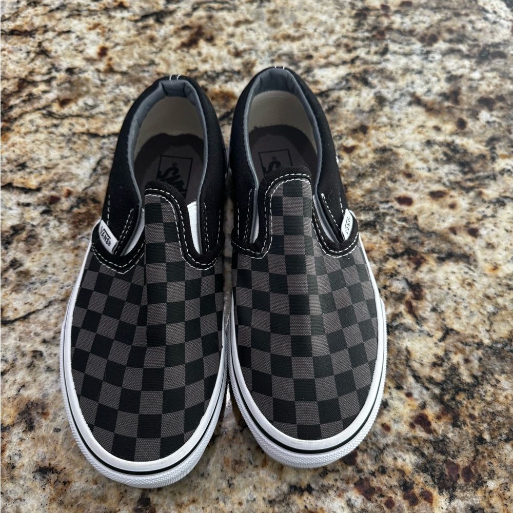 Checkered Blk/Grey slip on Vans